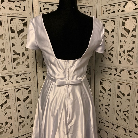 ALFRED ANGELO SATINY SMOOTH LIGHT SILVER SHORT SLEEVE LONG FORMAL DRESS - Picture 5 of 10